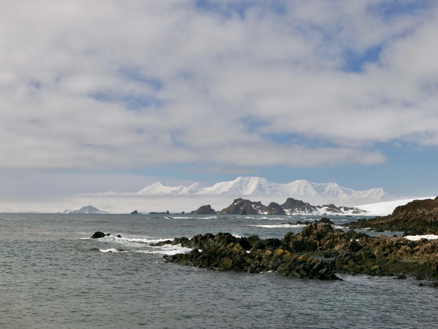 Mountains at Cape Shirreff