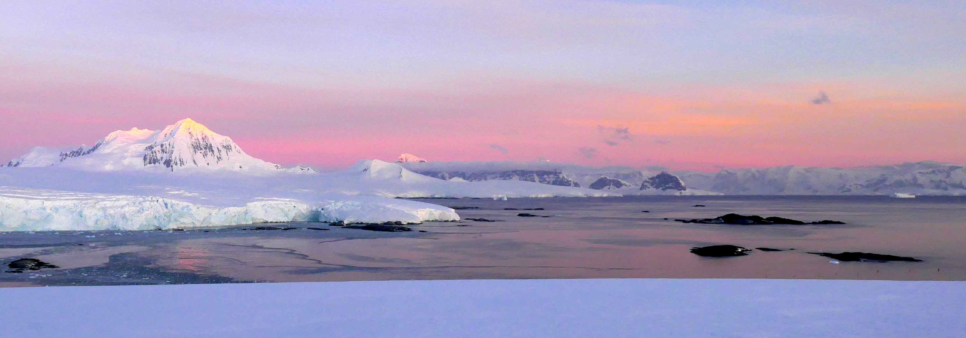 Glacier scenery